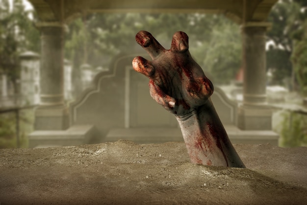 Zombiehand met bloed en wond opgewekt van het kerkhof