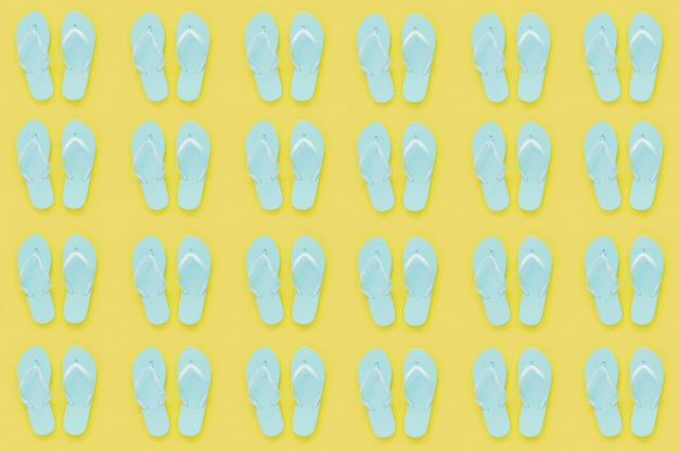 Gratis foto zomer patroon met flip flops