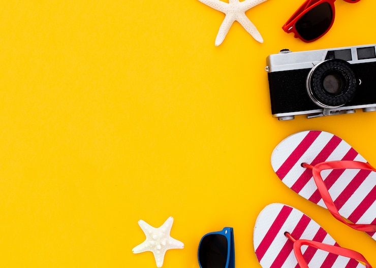 Gratis Foto zomervakantie concept plat lag. strand accessoires bovenaanzicht. copyspace