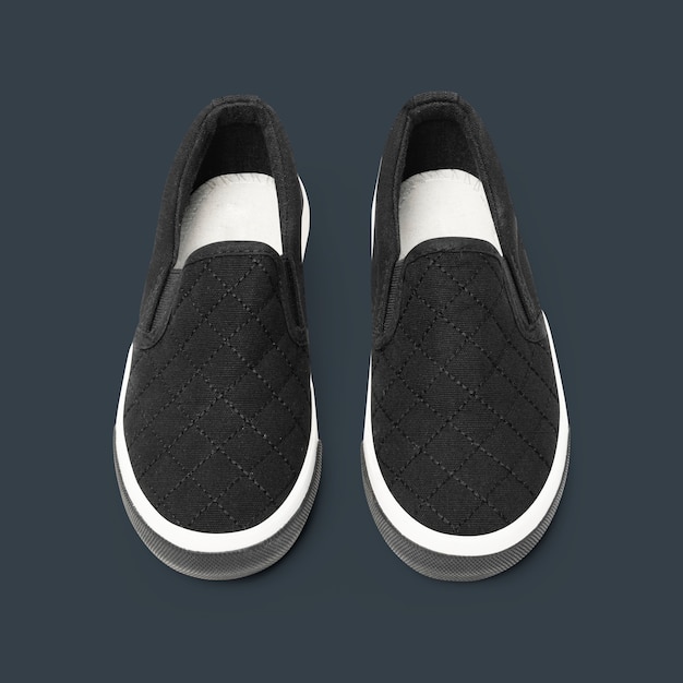 Gratis foto zwarte slip-on unisex streetwear sneakers fashion