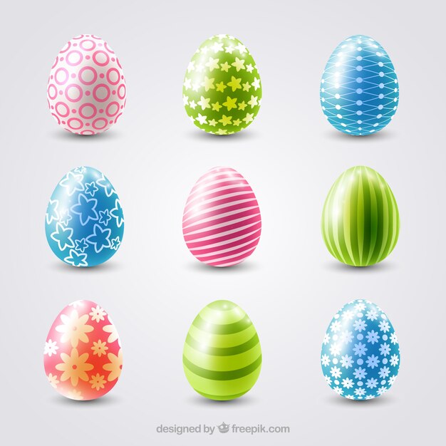 Assortiment van realistische Paas eieren met kleurrijke ontwerpen