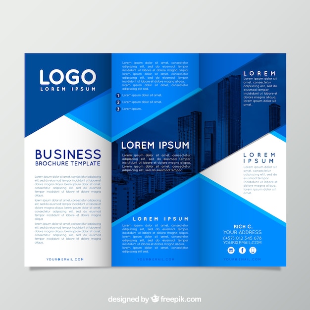 Gratis vector blauwe trifold flyer sjabloon