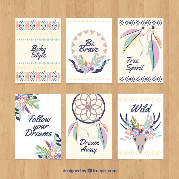 Gratis vector boho-kaartencollectie met hippie-elementen