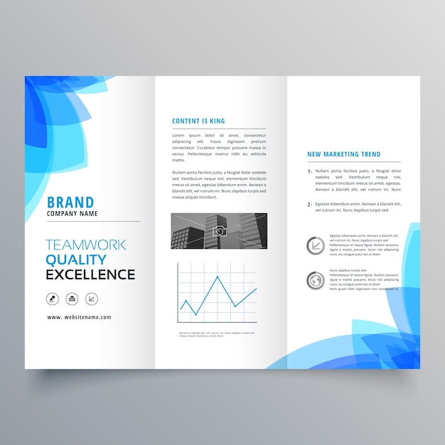 Driehoekige brochure sjabloon ontwerp met abstracte blauwe vormen