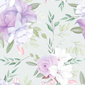 Elegant naadloos patroon met mooie witte en paarse bloemen en bladeren