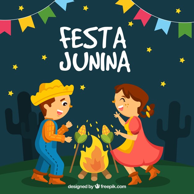 Festa Junina-achtergrond met gelukkige mensen bij het kampvuur