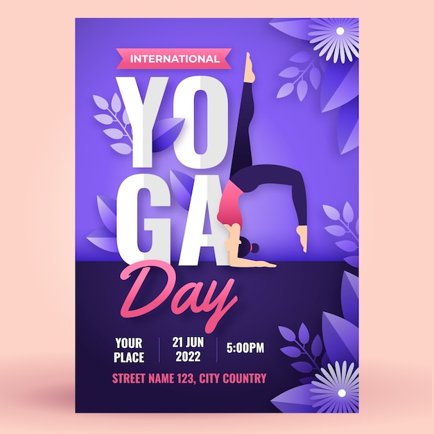 Gratis vector flyersjabloon voor internationale yogadag in papieren stijl