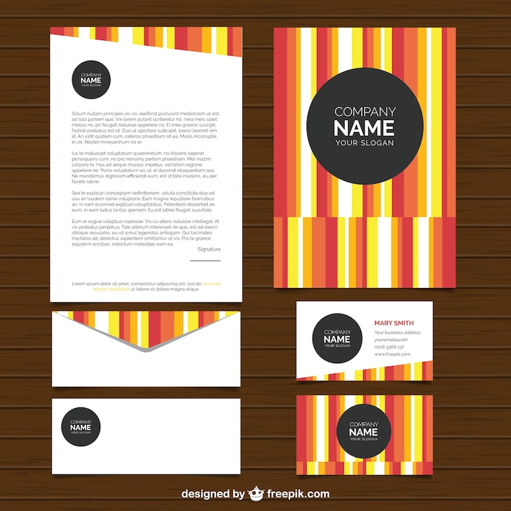 Gratis Vector gekleurde gestreepte zakelijke briefpapier