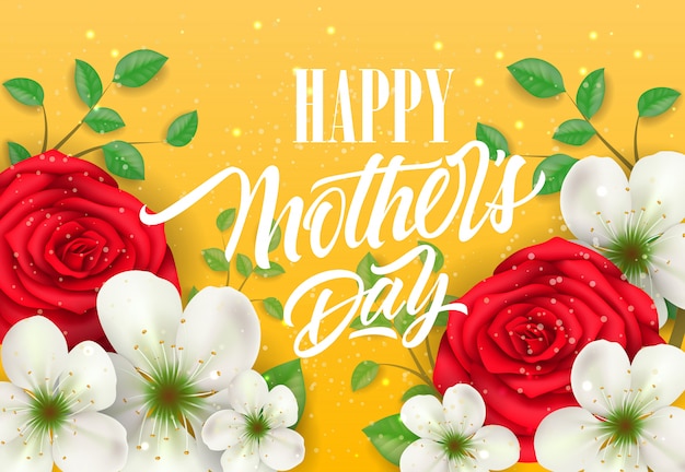 Gelukkige moederdag belettering met bloemen op gele achtergrond. Moederdag wenskaart