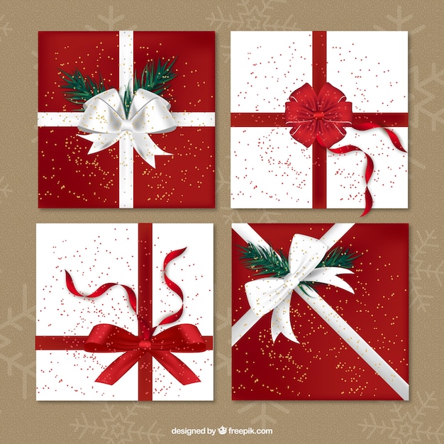 Gratis vector kerstcadeaus en vista superior