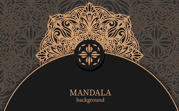 Luxe decoratieve mandala-ontwerpachtergrond in gouden kleur
