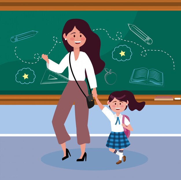 Moeder met haar studente met schoolbord en rugzak