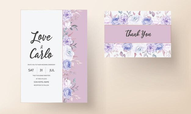 Mooie bruiloft uitnodigingskaart met paarse bloemen