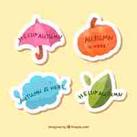 Gratis vector mooie herfst labelcollectie met plat ontwerp