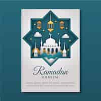 Gratis vector ramadan-wenskaartsjabloon in papierstijl