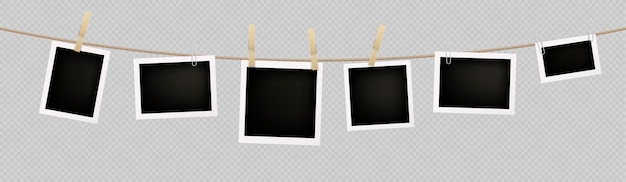 Gratis vector realistische set instant foto's hangend aan touw bevestigd met wasknijpers en paperclips vector illustratie van vierkante blanco papier foto's in witte kaders geïsoleerd op transparante achtergrond