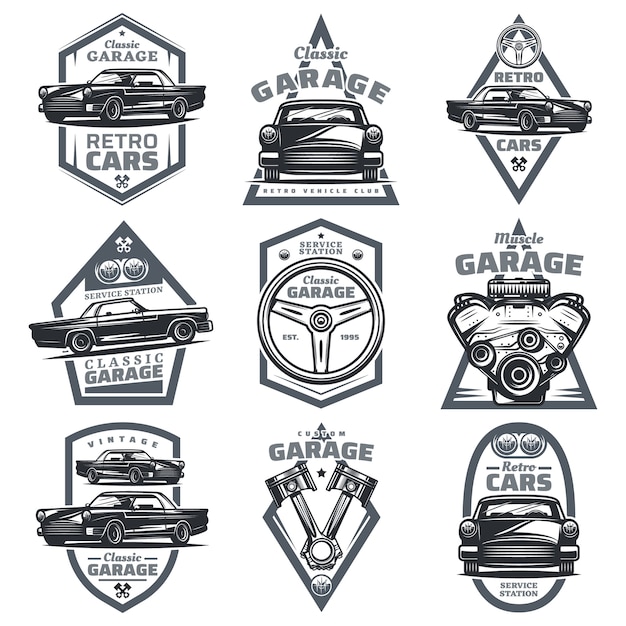 Gratis vector retro voertuig club emblemen set met klassieke auto's stuurwiel motor motor zuigers in vintage stijl geïsoleerd