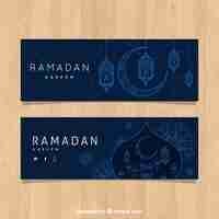 Gratis vector set van ramadan banners met lampen in monolines