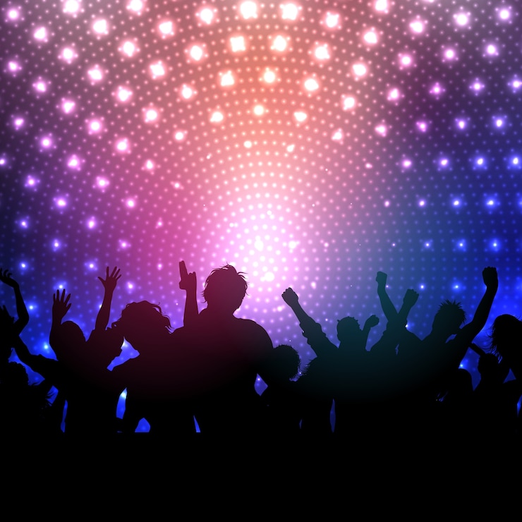 Gratis Vector silhouet van een partij menigte op een disco achtergrond verlichting