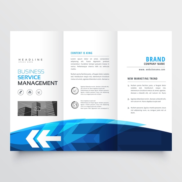 trfold brochure flyer design template in blauw thema met pijl