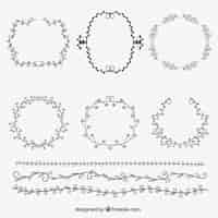 Gratis vector verscheidenheid van hand getekende bloemen frames