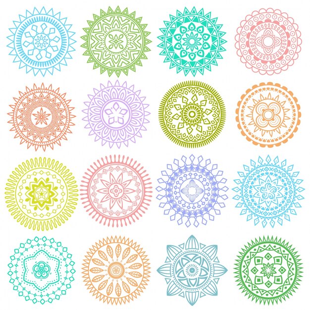 Verzameling van heldere kleurrijke geometrische ronde etnische decoratieve elementen Vector mandala