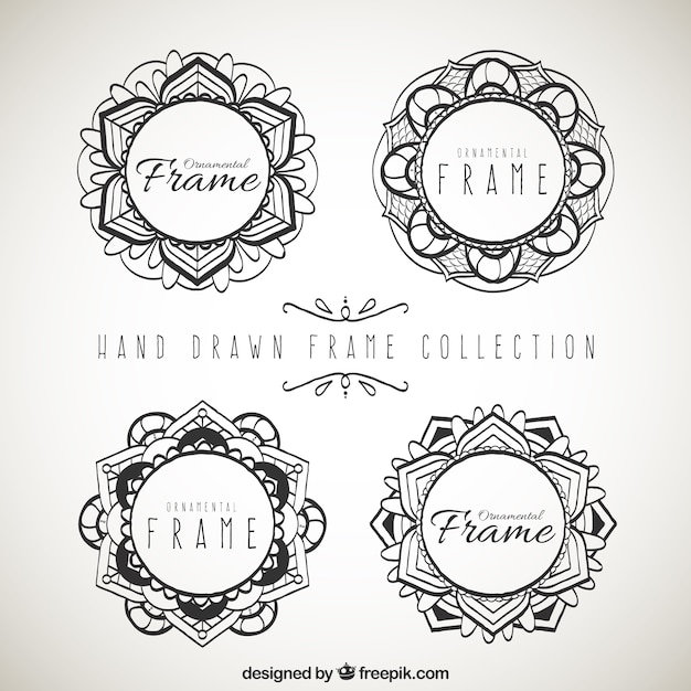 Gratis vector vier hand getekende sier frames