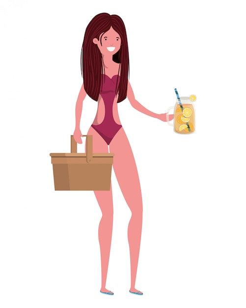 Vrouw met zwempak en glas met verfrissend drankje