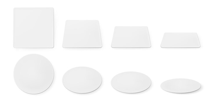 Witte papieren onderzetters voor bierpul. Vector realistische mockup van leeg vierkant en cirkel bierviltje in bovenaanzicht. Bierdeckel voor beker of kartonnen mat verschillende vormen en hoeken geïsoleerd op een witte achtergrond.