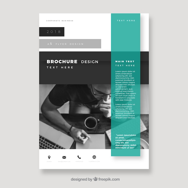 Gratis vector zakelijke brochure in a5-formaat met abstracte stijl